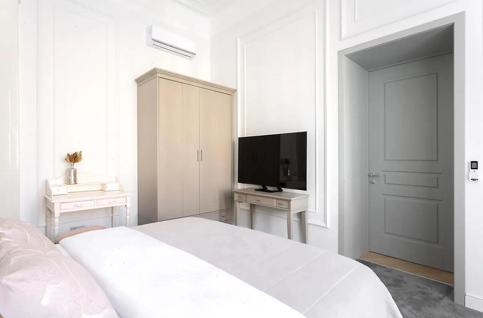 Karama Apple Building Apartments Dubai Hotel